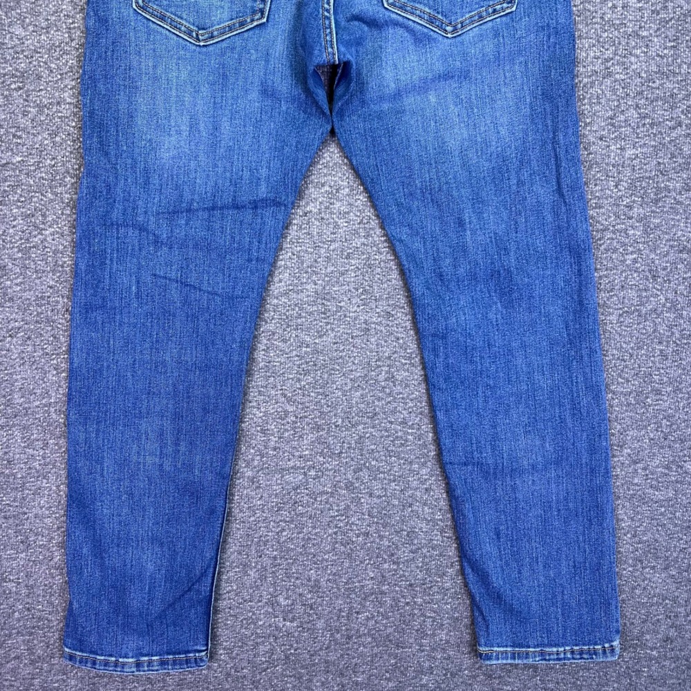 Levis 502 Jeans Mens 32x28 Blue Regular Taper Casual Stretch Denim Medium Wash - Picture 11 of 16